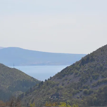Grosses Mit Eigenem Pool Und Terrasse Σπίτι διακοπών