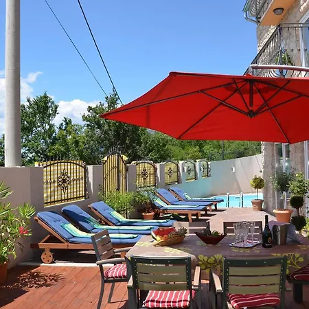 Grosses Mit Eigenem Pool Und Terrasse *