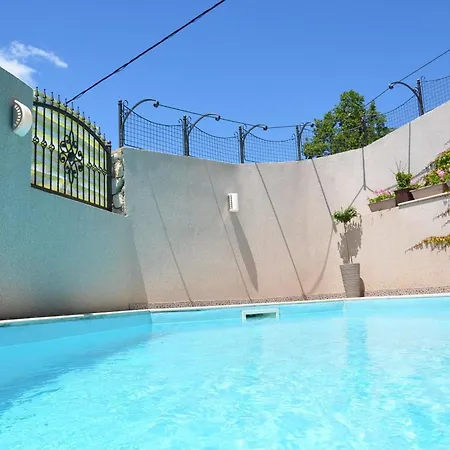 بيت للعطل Grosses Mit Eigenem Pool Und Terrasse